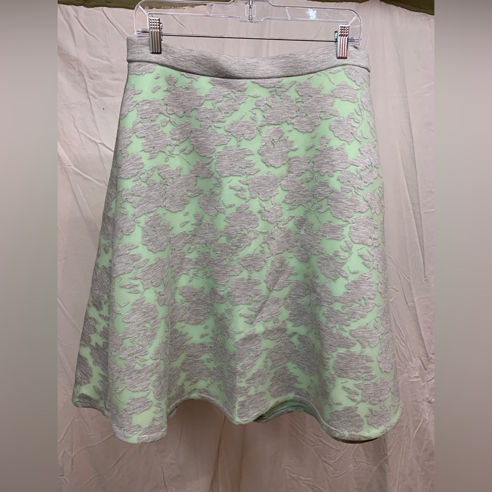 Catherine Maladrino Scuba skirt green with gray flowers, EUC, size 10